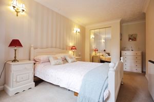 BEDROOM- click for photo gallery
